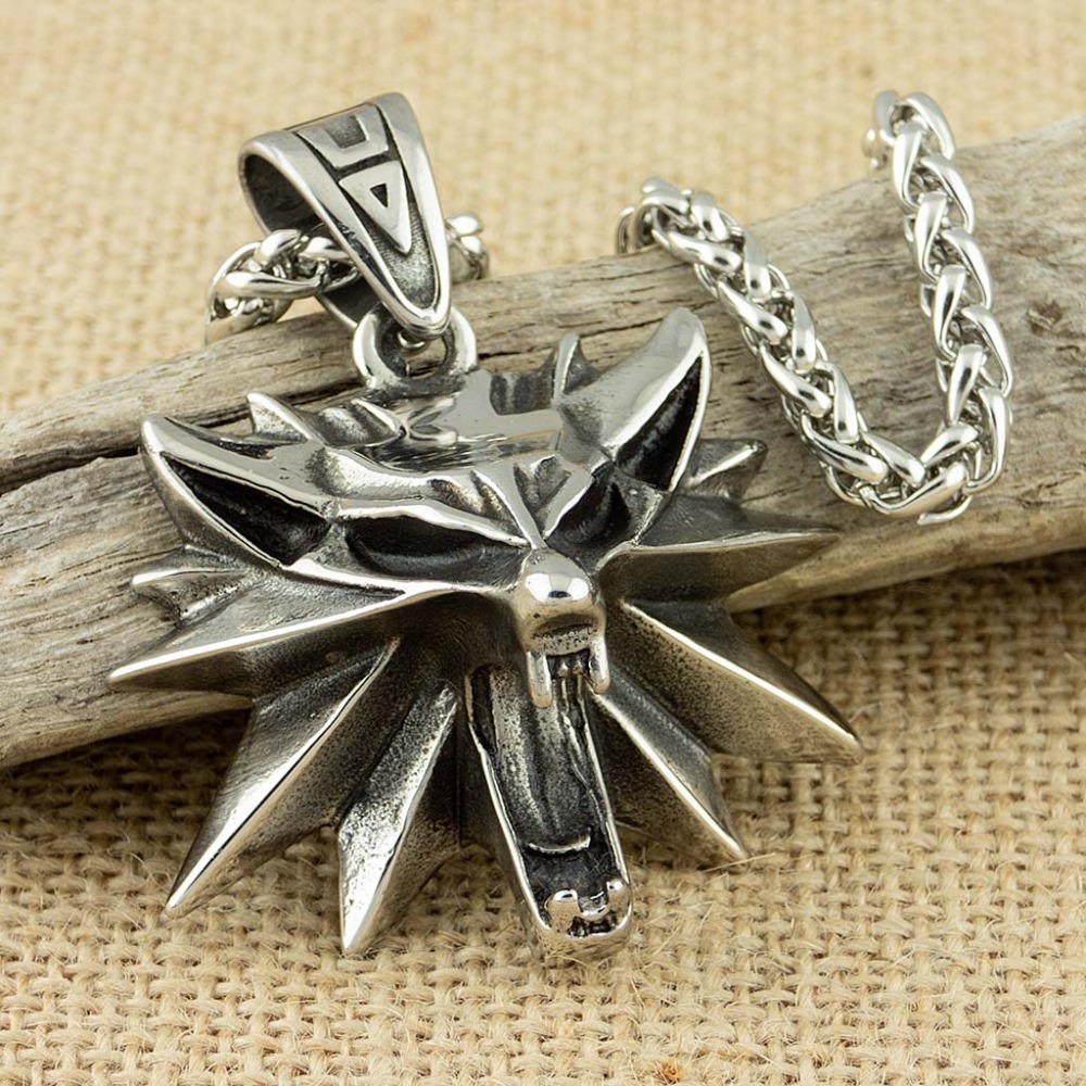 Wildman Hunting & Outdoor Reviews - Collar con colgante de cabeza de